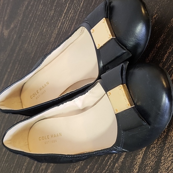 Cole Haan Black Bow Leather  Ballet Flats Minimalist classic timeless 7.5 - Picture 1 of 8